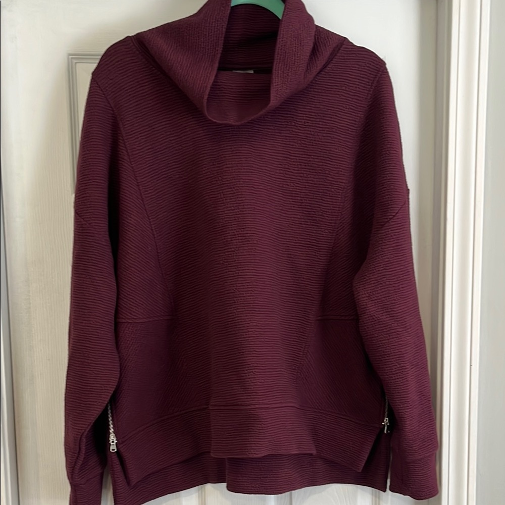 Calia by Carrie Underwood Women's Burgundy Sweater